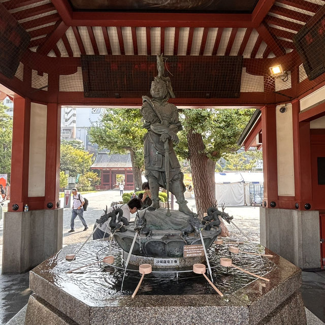 The Heart of Asakusa: A Solo Visit to Sensō-ji's Main Hall (Kannondō) 🙏