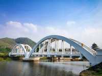 🌉 สะพานขาวแม่ทา – แลนด์มาร์กสุดคลาสสิกกลางขุนเขา