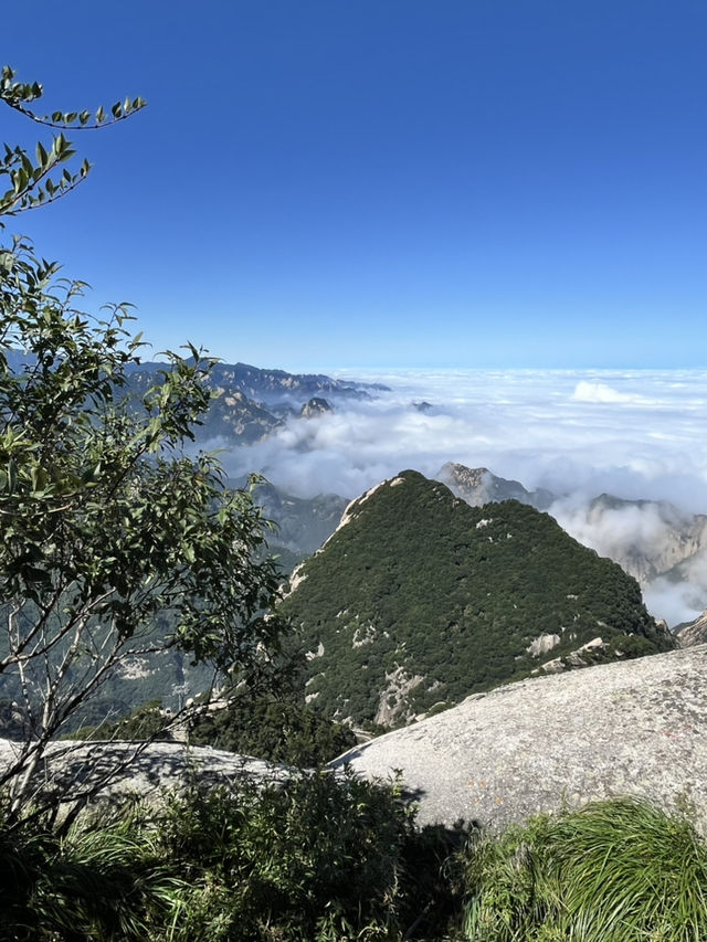 ⛰ How to Conquer Huashan (华山) — Choosing Your Route