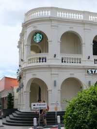 🌴☕ Starbucks Phuket Old Town – คาเฟ่เชนในตึกชิโนโ