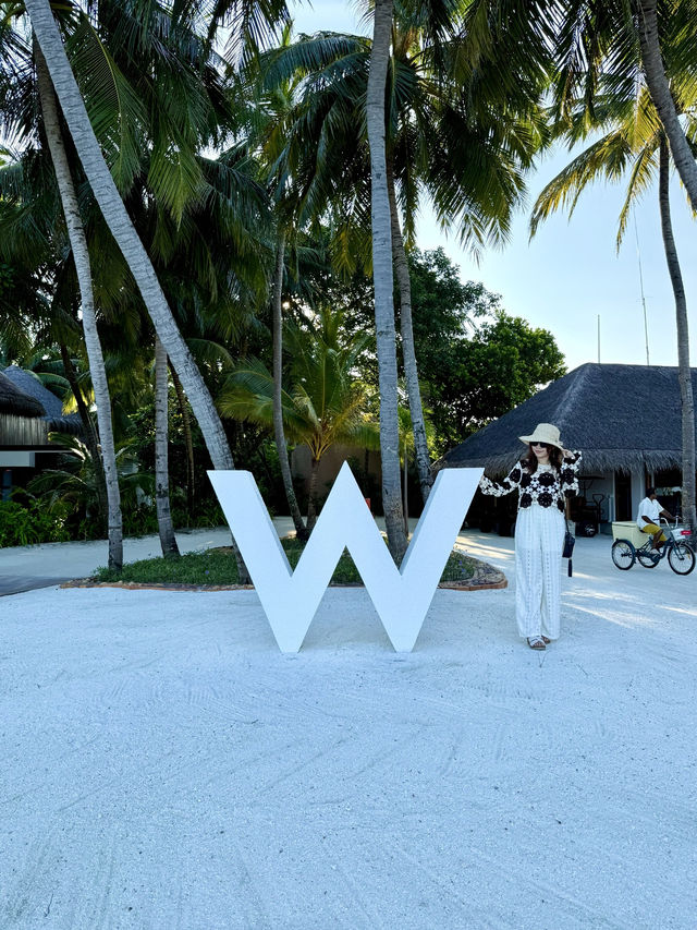 🏝️ Tropical Bliss at W Maldives – Overwater Villa Escape