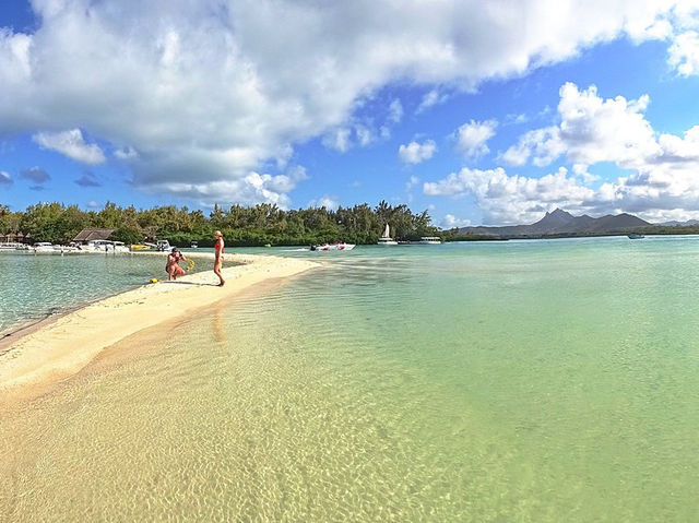 Blue Bay Beach of Mauritius - For fans of snorkeling
