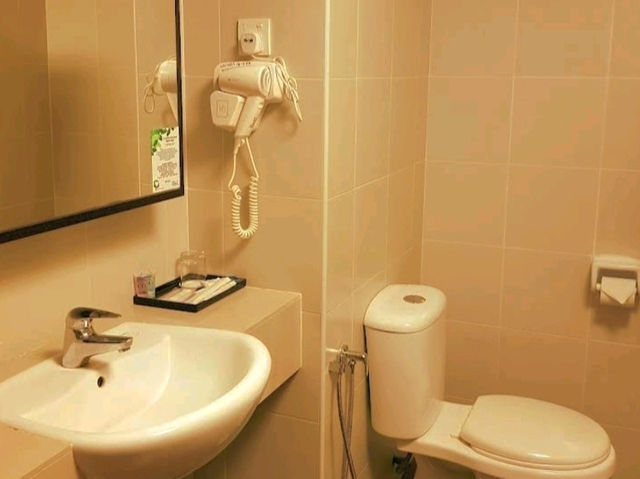 🌅 Bayu Marina Resort, Johor Bahru – Waterfront Stay with City Views