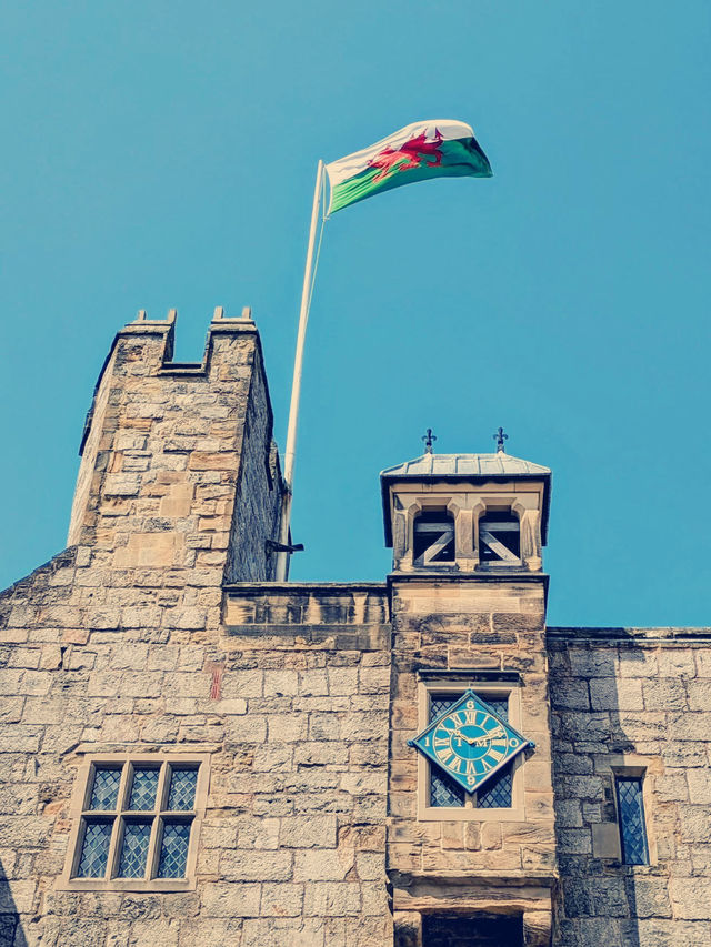 Solo on the Marches: A Day at Chirk Castle