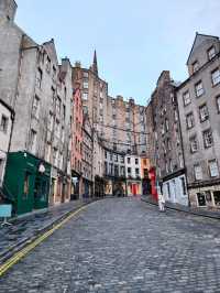 Victoria Street, Edinburgh: A Curved Portal to Whimsy and Wonder