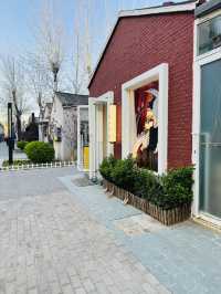 An Evening Stroll Around 798 Art Zone