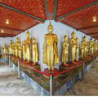 fantastic Wat Phra Chetuphon Temple 