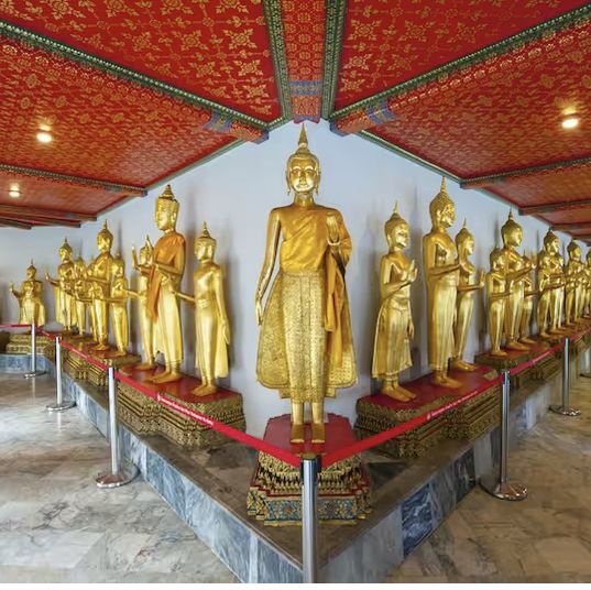 fantastic Wat Phra Chetuphon Temple 