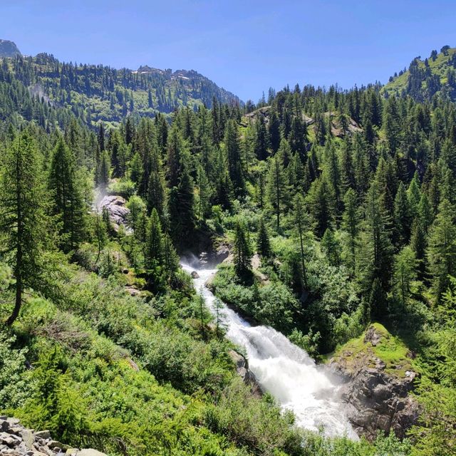 Rutor Waterfalls - Hiking trail