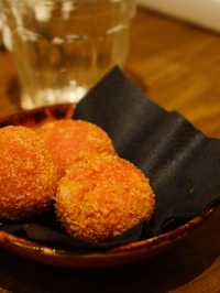 London | Have the brilliant tapas with friends on Friday night 