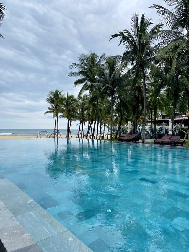 🏊‍♀️ Refreshing Pool Time
