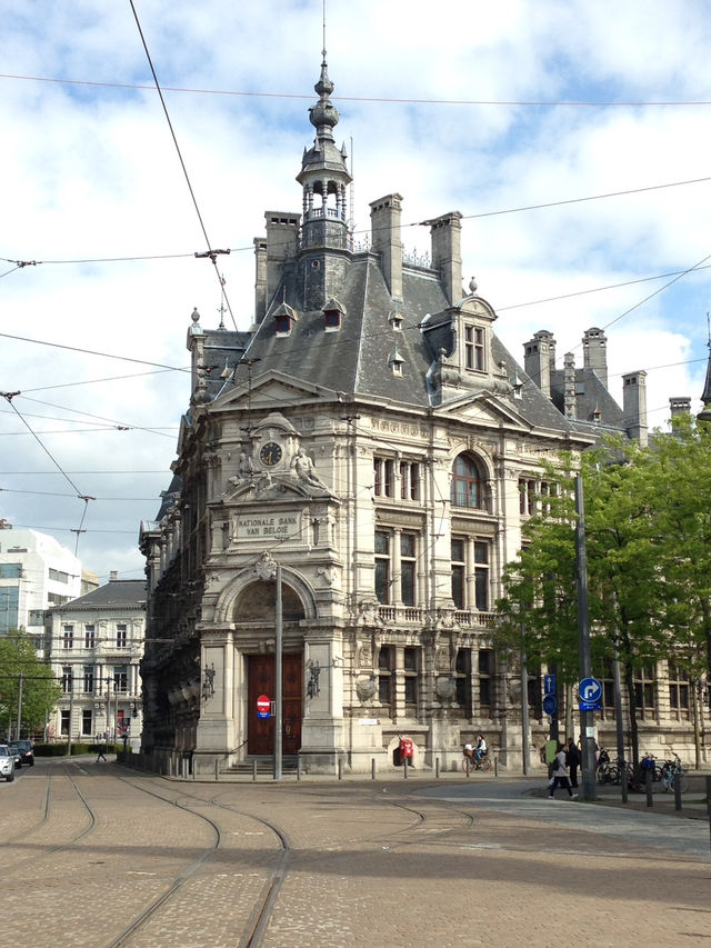 Antwerp is the city of the thrown hand. 