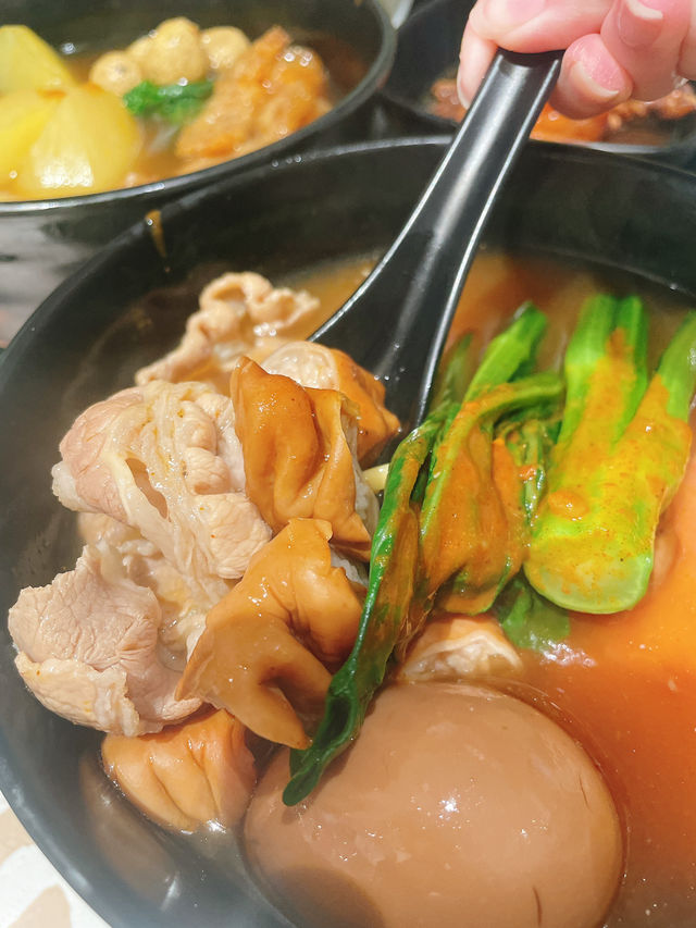 老字號車仔麵🍜一定要試招牌咖哩辣醬～