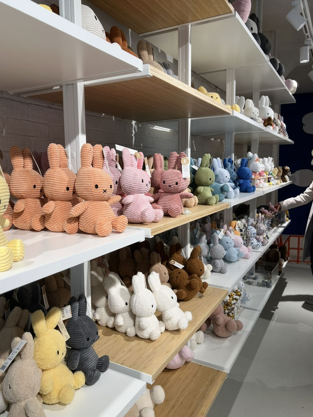 Miffy Shopping in Amsterdam: Cute Overload, Wallet in Danger