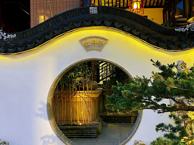 Zhouzhuang by Night – Pure Magic on the Water