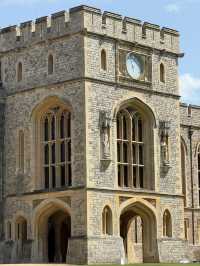 Explore Windsor Castle: A Majestic Royal Residence 👑
