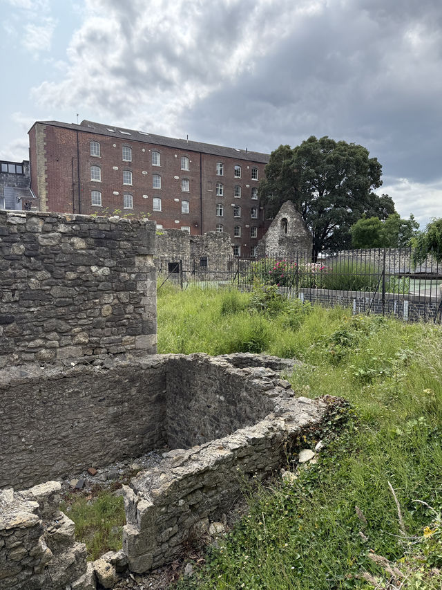 A Journey Through Southampton’s Old Town & Ruins: A Step Back in Time 🏰🌆