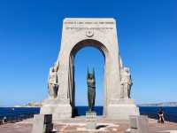 🌊 馬賽海岸線與東方之門紀念碑🏛️✨