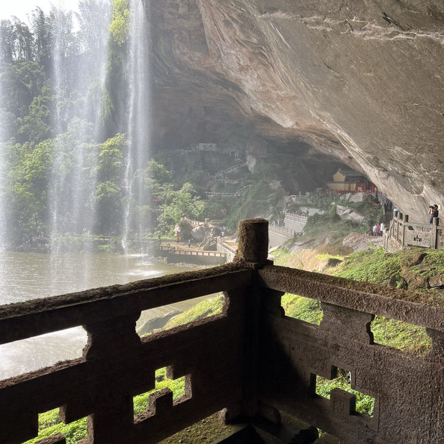 Falling for Walks behind Waterfalls 