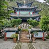 Lay back and relax in Lijiang