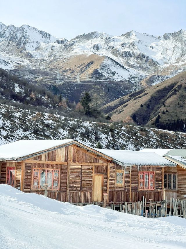 成都娃兒的冬日夢想：鷓鴣山，鵝毛大雪中的滑雪樂園