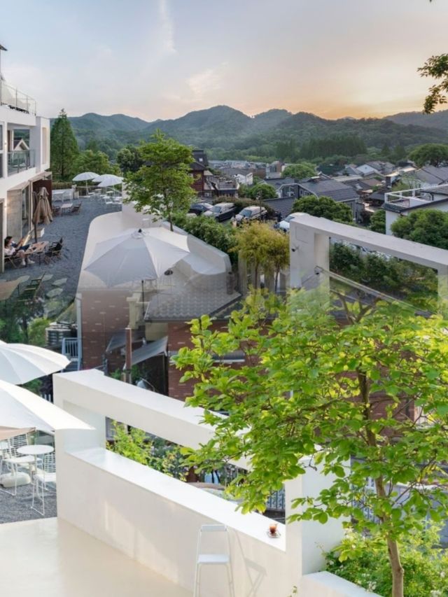在四眼井，入住杭州西湖茗白山景民宿，俯瞰山色湖影