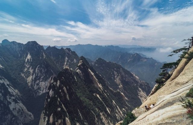 華山挑戰之旅：心靈洗禮與美景交融的難忘體驗