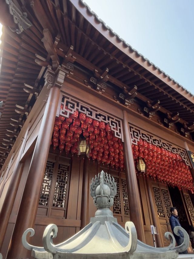 為什麼上海失業的人喜歡跑來玉佛寺？
