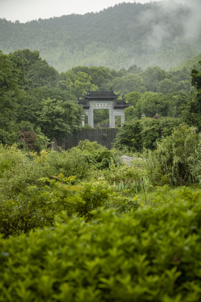 雨天的安吉靈峰寺！別有一番味道