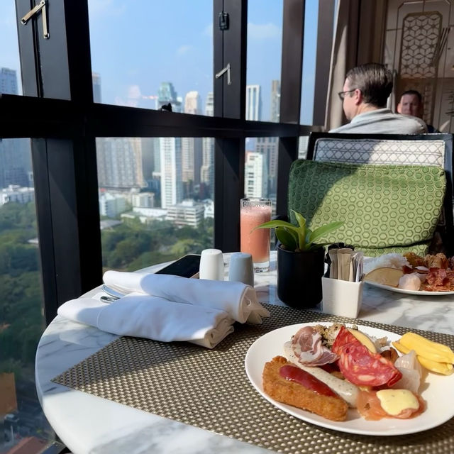 曼谷雅典娜酒店：黃金地段，夢幻之旅不可錯過的豪華酒店
