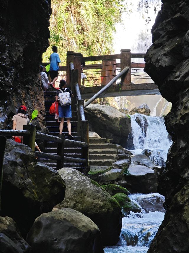 《清涼之境——華鎣山天意谷》