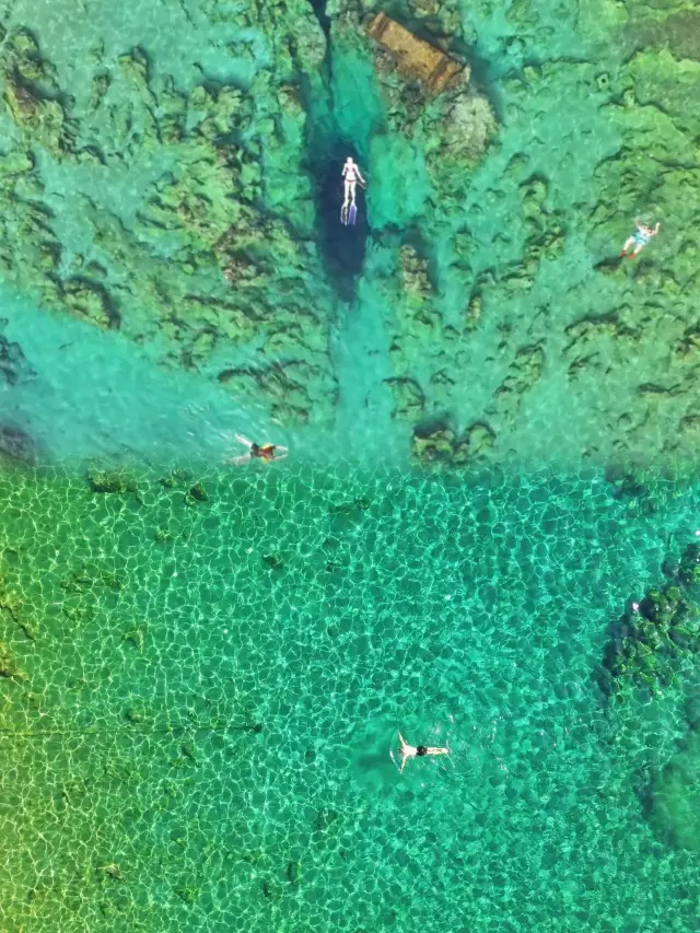 Swim in the Devil's Eye and explore the Blue Hole, a 2-hour drive from Nanning.