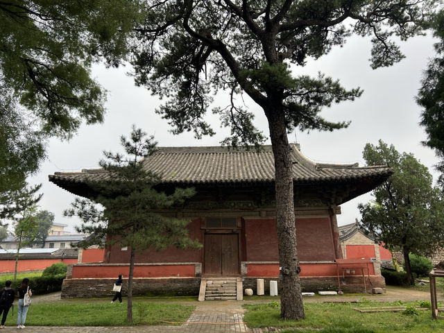 閣院寺文殊殿。