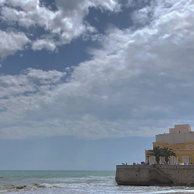 스페인 바르셀로나 근교 휴양 도시 시체스🏝️