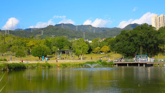 牛岗山公園雨花溪湖。