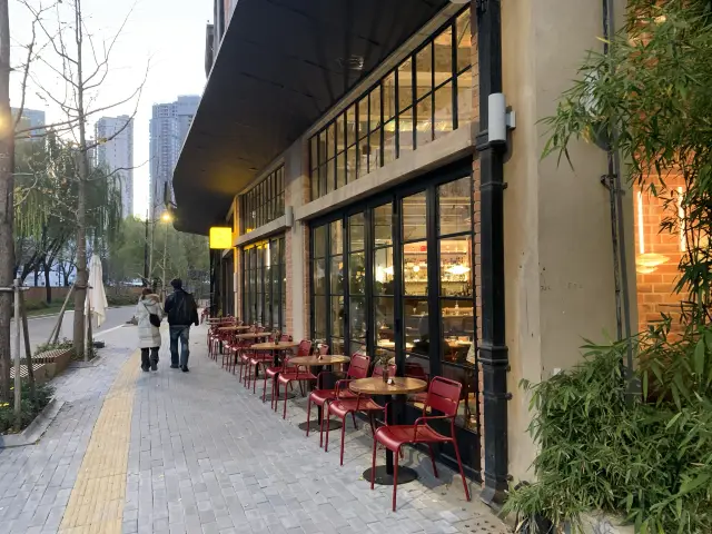 Discover the cultural heritage of the sleepless city