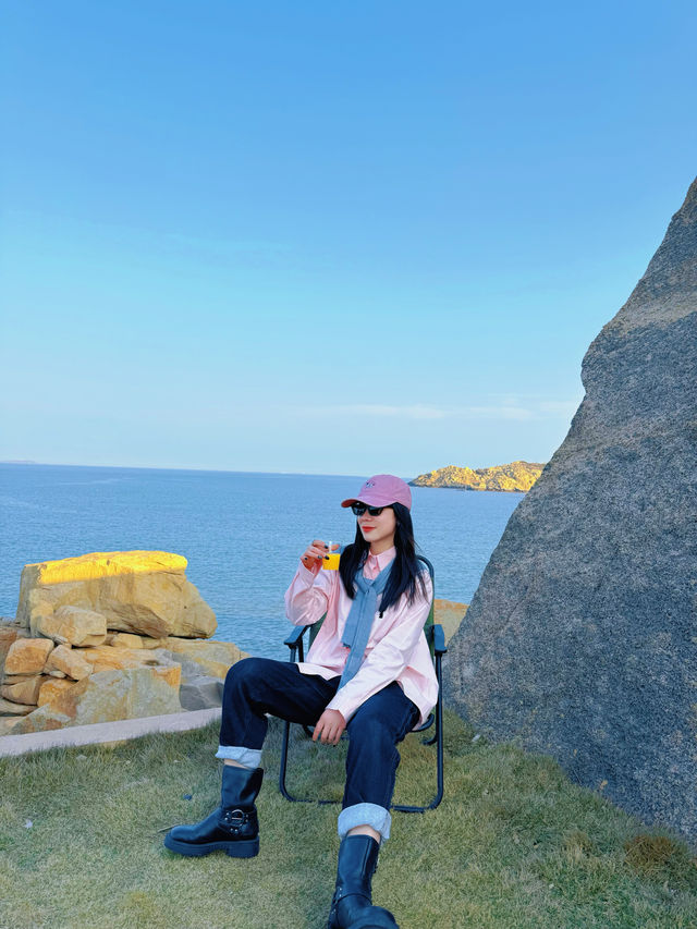清晨，被朝陽和海浪喚醒。