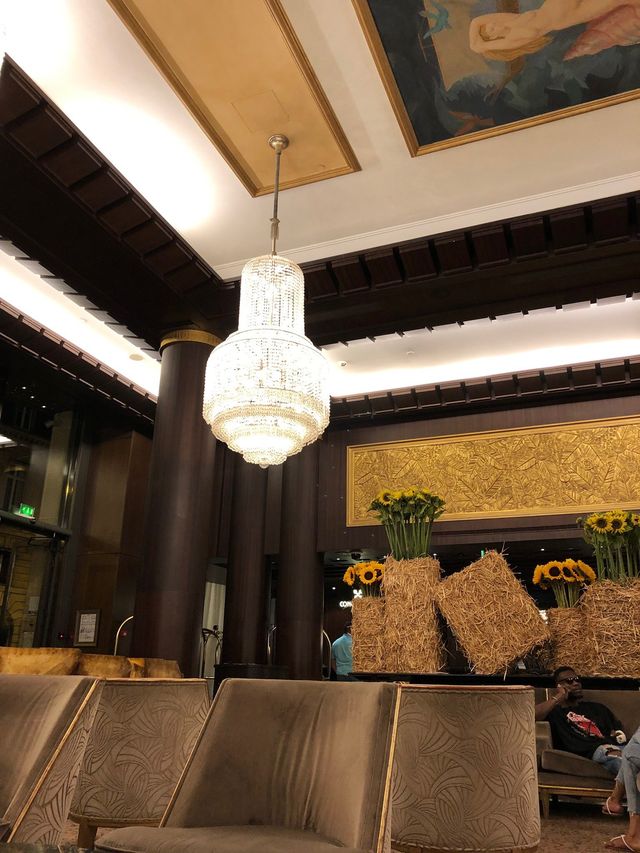 巴黎凱旋門收藏者酒店|藝術奢華享不停 酒店資訊 巴黎凱旋門收藏者酒店享有卓越的評分，以其精