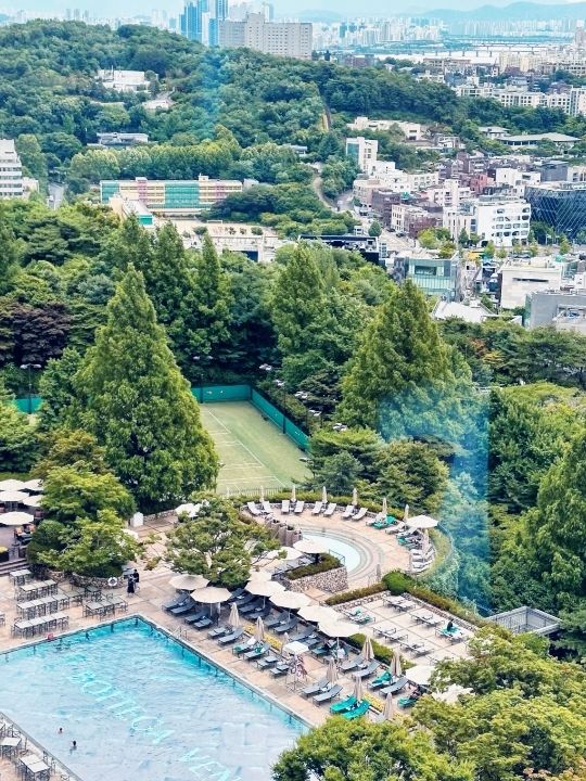 首爾君悅酒店：無邊泳池的奇幻之旅