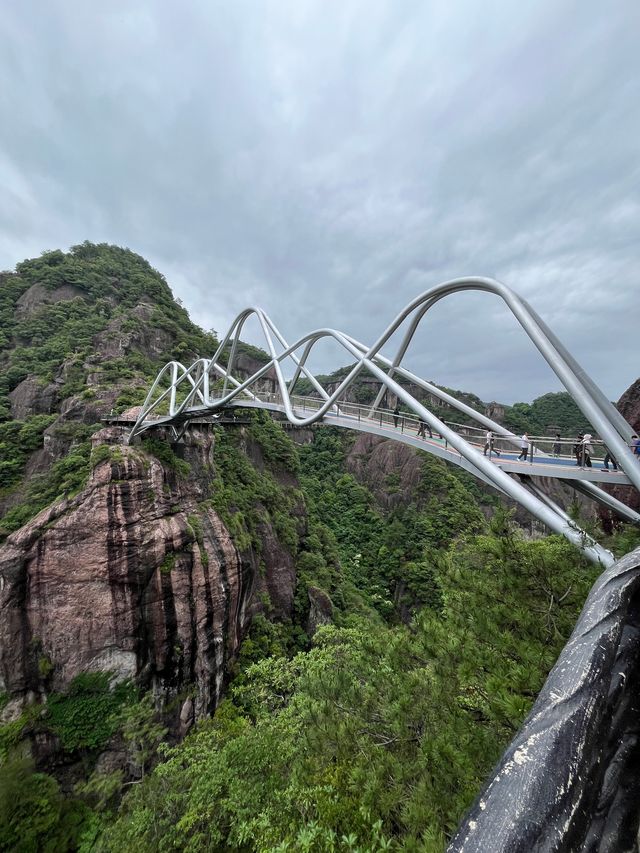 《在神仙居嘅雲端，同火山岩對話：一場地質迷嘅奇幻漂流》【