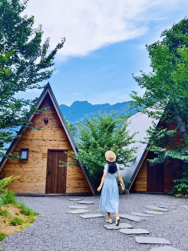 住進森林裡嘅小木屋吹風發呆做白日夢