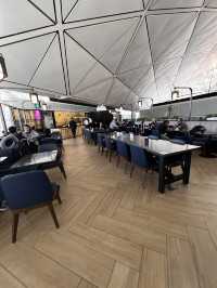 【香港機場Priority Pass Lounge大比拼！邊間抵食又好坐？】