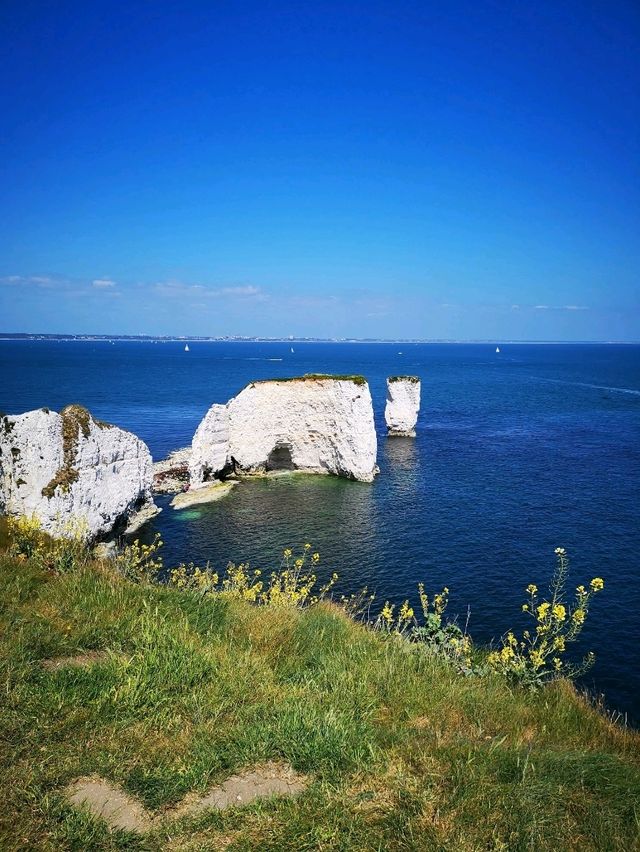 White Cliffs and Sea Legends — A Journey to Old Harry Rocks