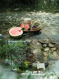 安吉避暑躺平天花板！山頂Villa將山野瀑布搬進夏天