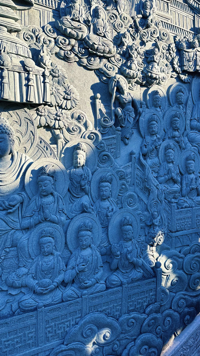 “探秘仙湖弘法寺：入口壁畫的佛韻禪意與祈福之旅”深圳弘法