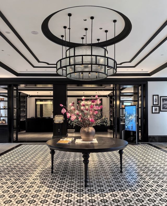 剛結束了一趟開平的慢活之旅,重點打卡了赤坎古鎮,這次入住的美堂酒店簡直太驚喜了!南洋風的復古設計+超大 剛結束了一趟開平的慢活之旅,重點打卡了赤坎古鎮,這次入住的美堂酒店簡直太驚喜了!南洋風的復古設計+超大