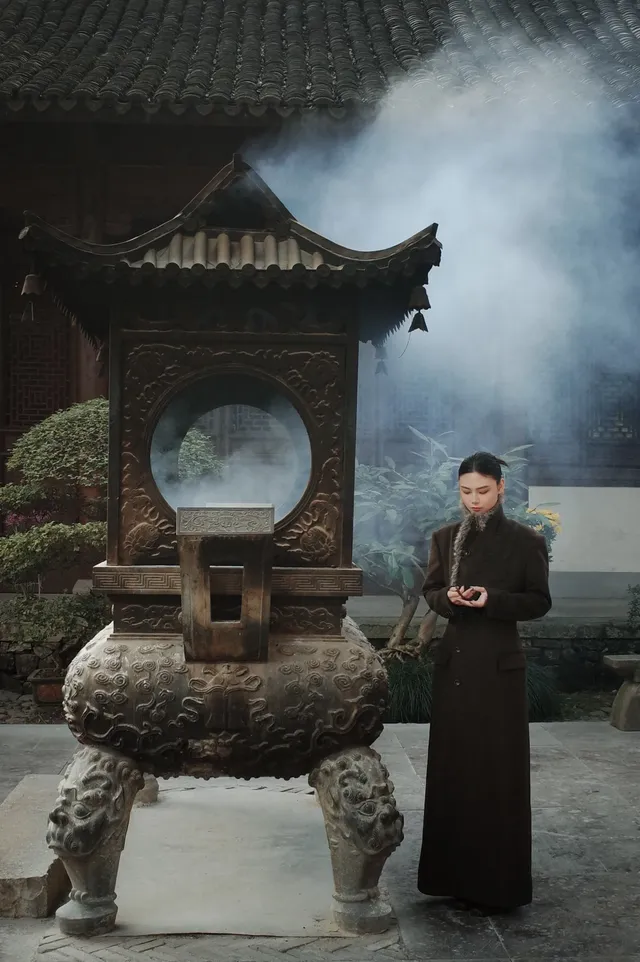 被香火與古木浸透 被香火與古木浸透