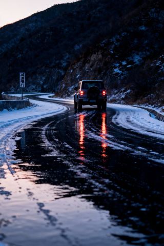 闖入冬日仙境！紮尕那冰雪奇境全體驗