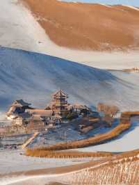 冬遊敦煌:雪落丹霞,千年窟靜待人
