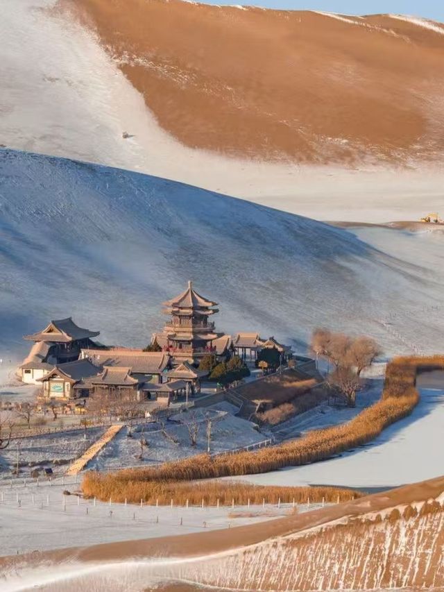 冬遊敦煌:雪落丹霞,千年窟靜待人 冬遊敦煌:雪落丹霞,千年窟靜待人